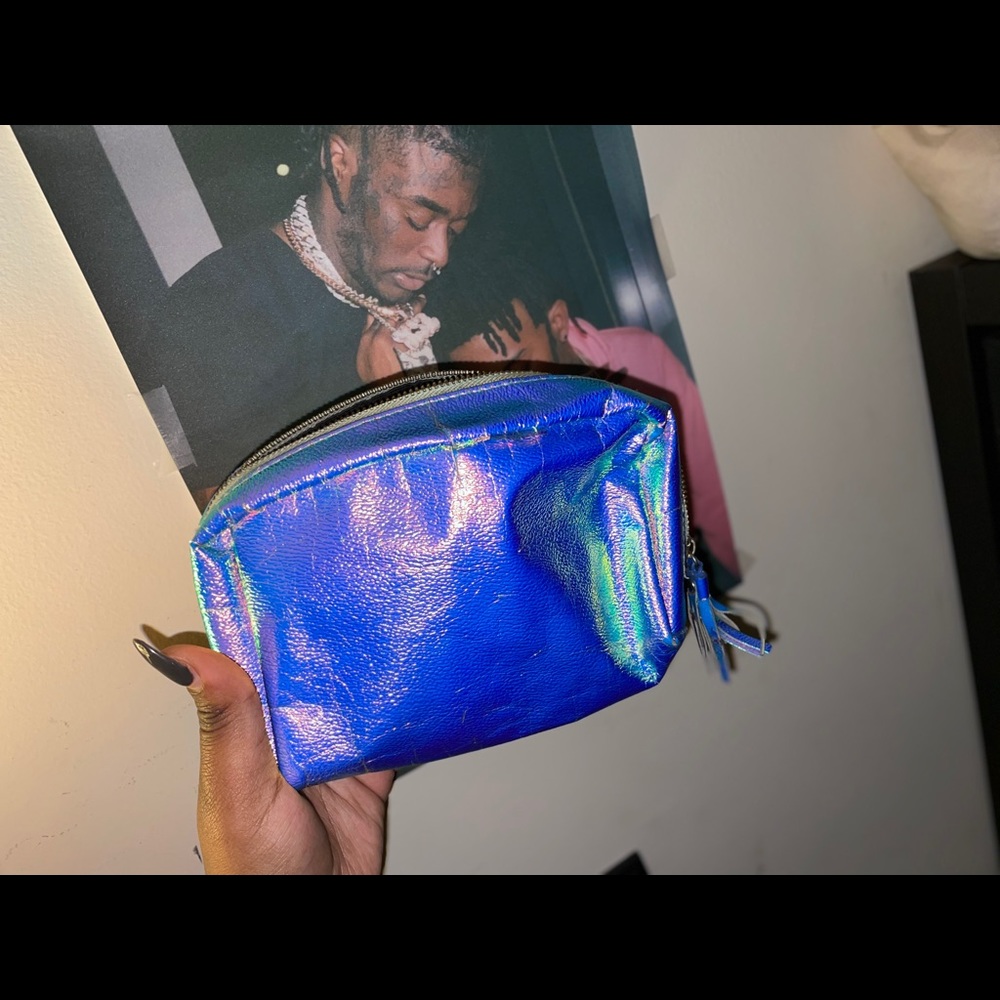 toiletries pouch